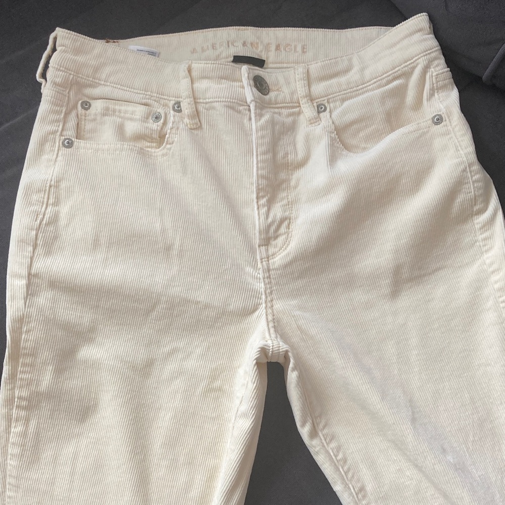 American Eagle Outfitters Women's High Rise Cream Jeans
